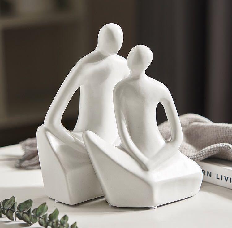 Modern Couple Desktop Ceramic Art Decoration